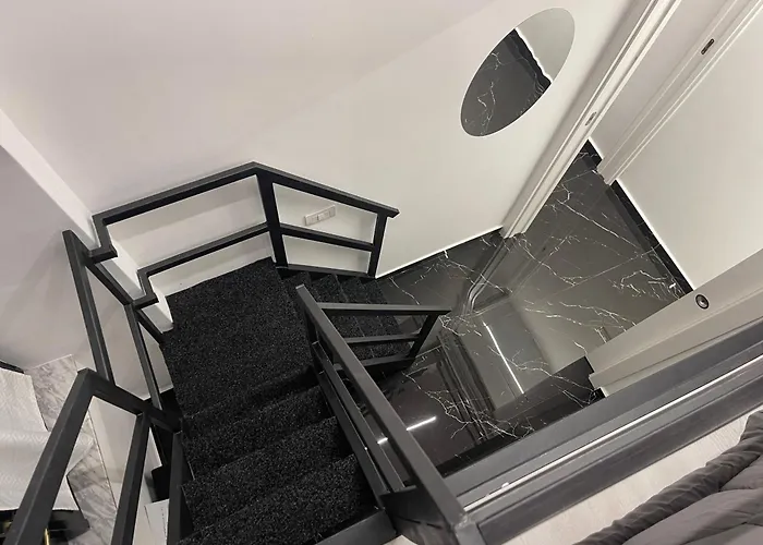 Hotel Lux House Naples Airport